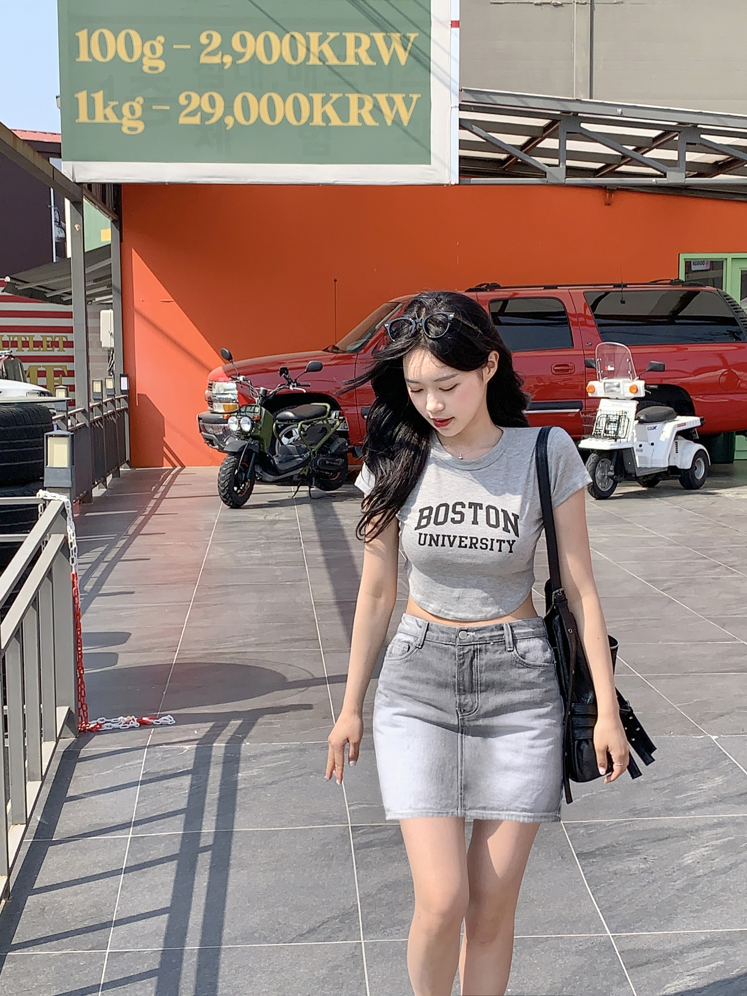 レタリングスリムフィットクロップドTシャツ(4color