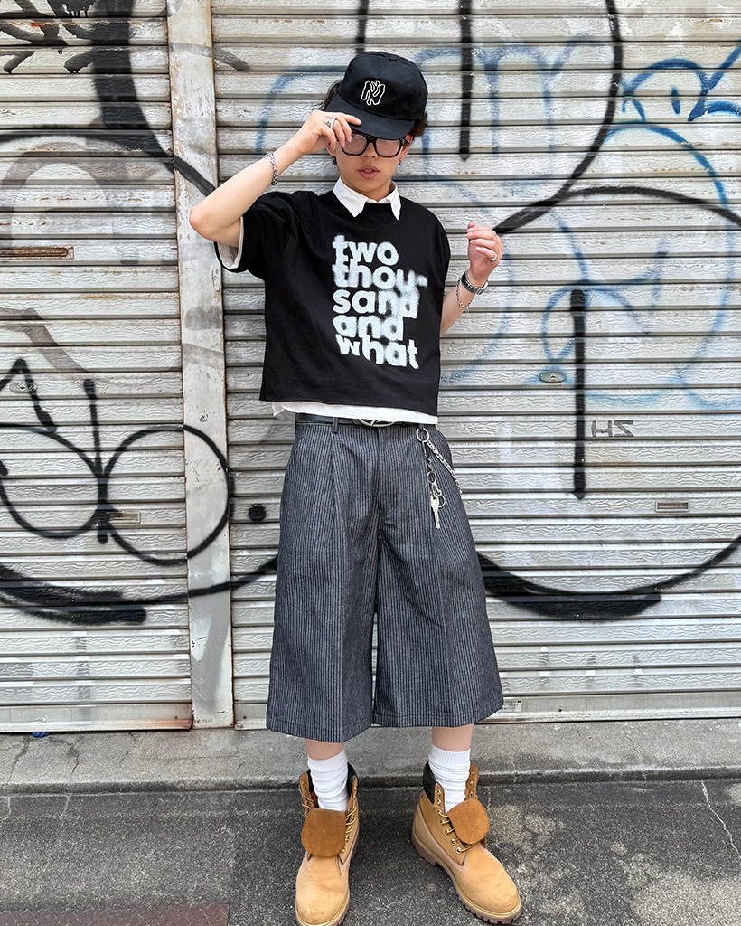 ユニセックス）ノイズレタリングハーフTシャツ | ファッション