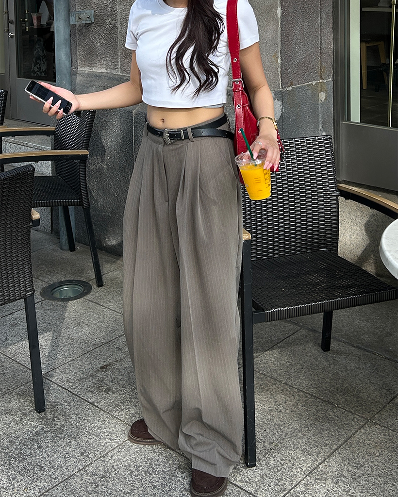 ピンストライプセンタープリーツワイドスラックス