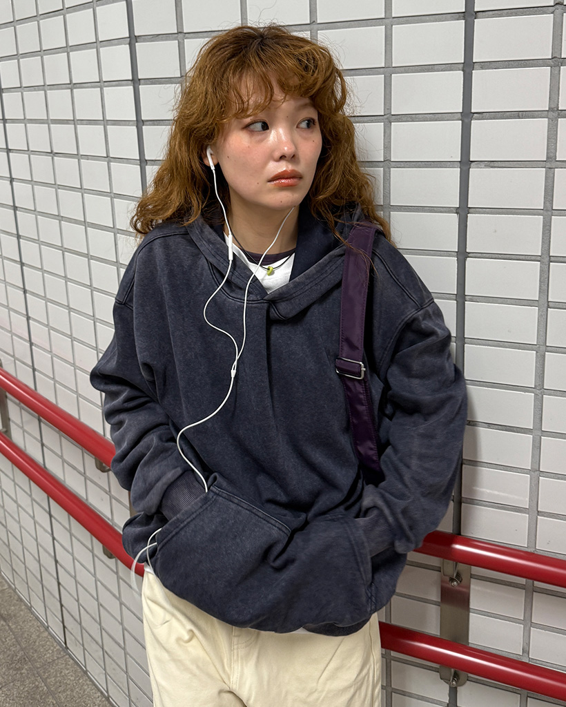 オーバーフィットピグメントパーカー