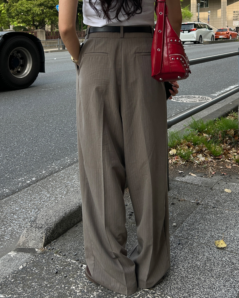 ピンストライプセンタープリーツワイドスラックス