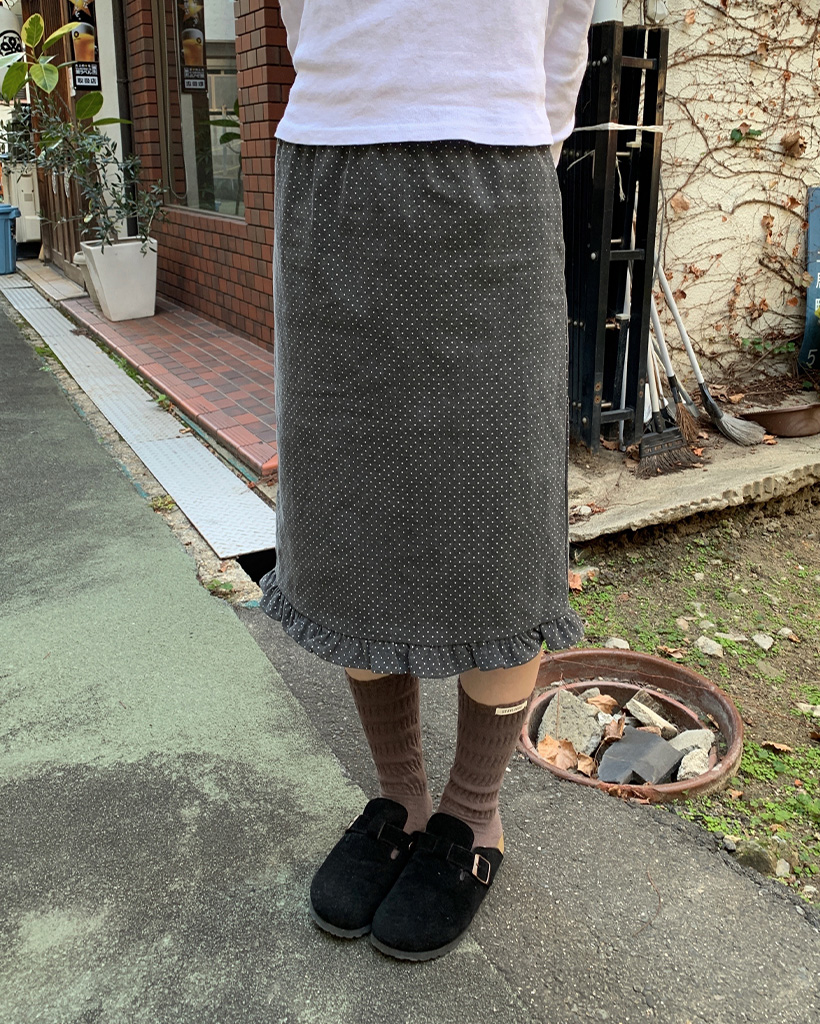 ドットフリルミドル丈スカート