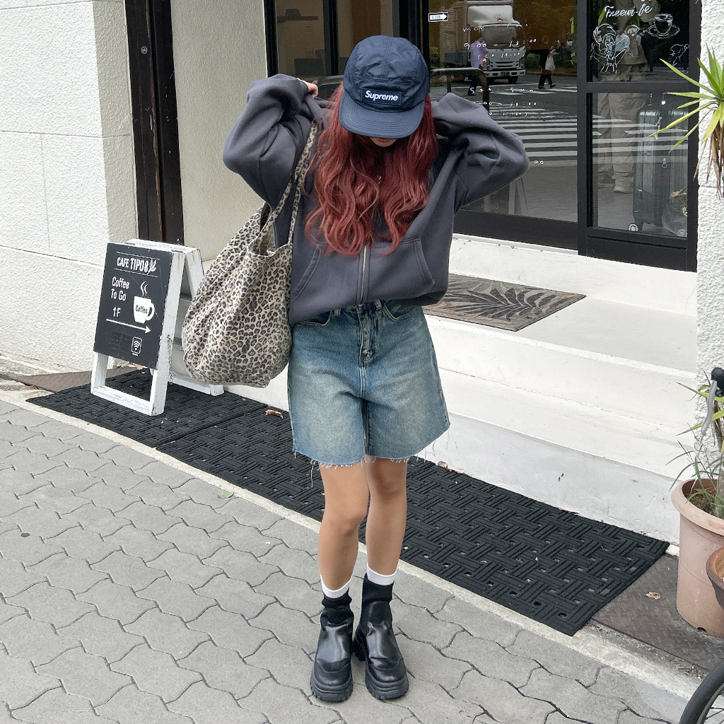 レタリングセミクロップドパーカー | ファッション通販サイト NUGU