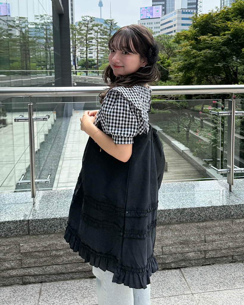 スカラップピルグリムカラーパフスリーブボタンブラウス