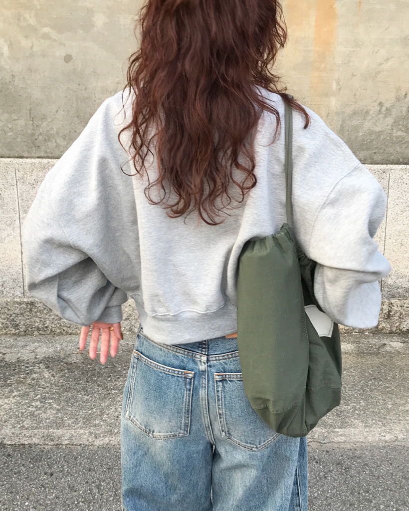 ウォッシュ加工クロップドスウェット | ファッション通販サイト NUGU