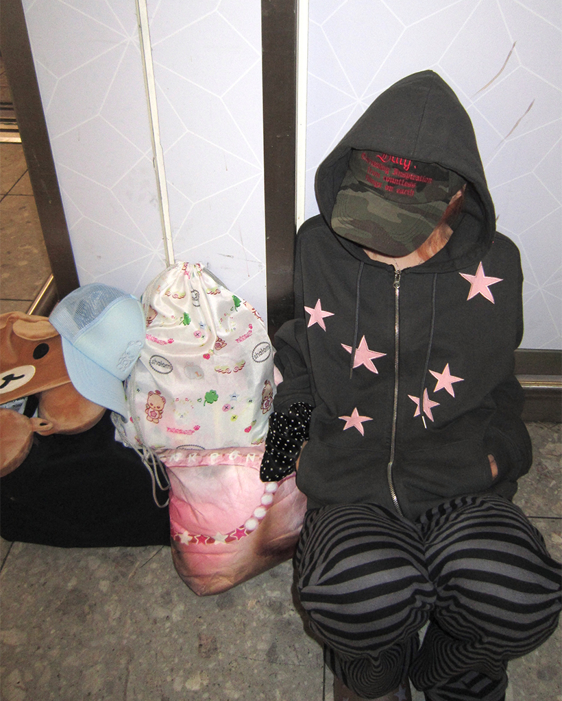 haku X BAUF] スターシンボルハーフジップフードパーカー[チャコール