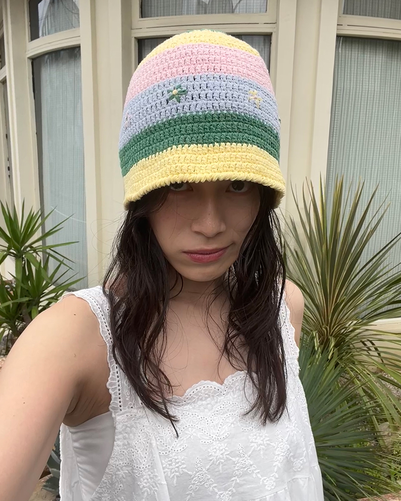 ハンドメイド☺︎カラフルハット☺︎クロシェバケットハット☺︎フリル☺︎タイダイ NO.3122062】ハンドメイド クロシェハット 雷文模様 バケット