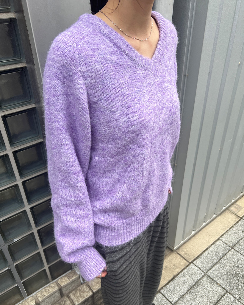 ベーシックVネックニット