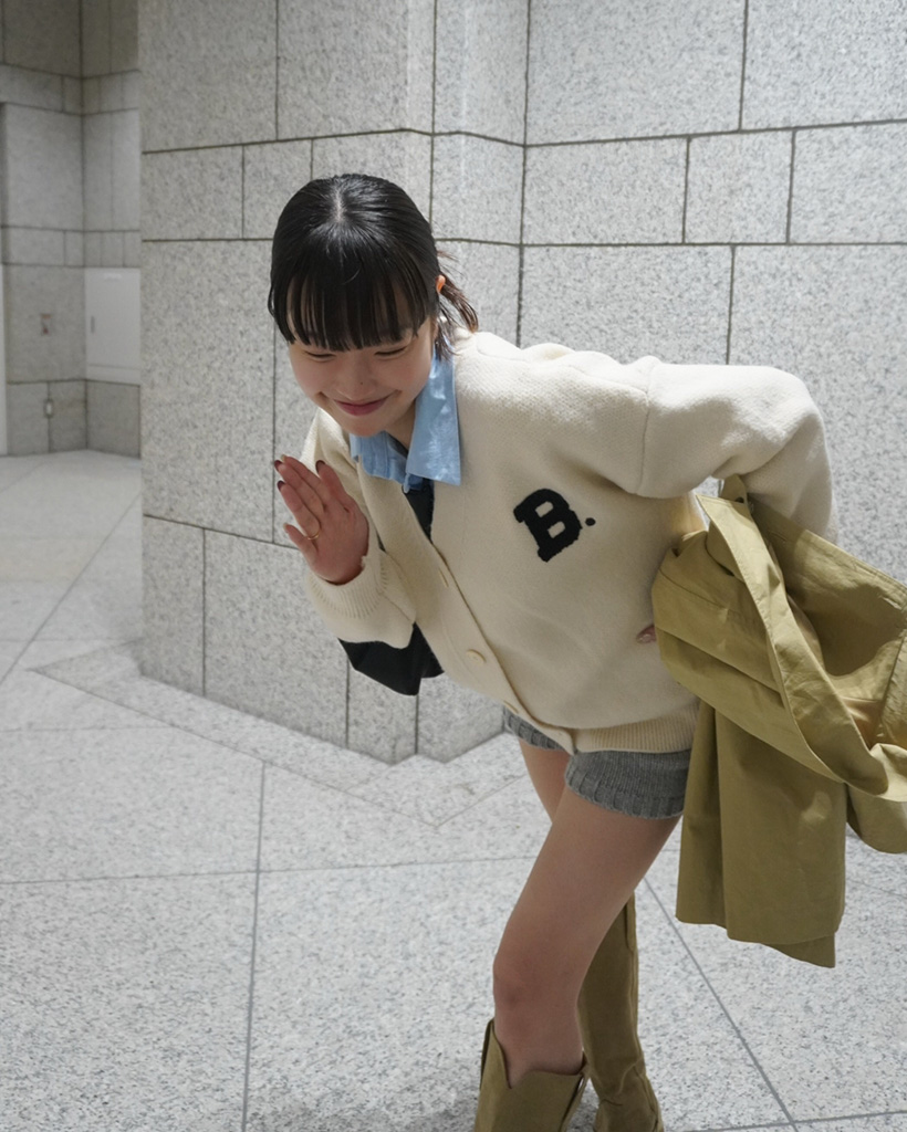 BロゴVネックカーディガン | ファッション通販サイト NUGU