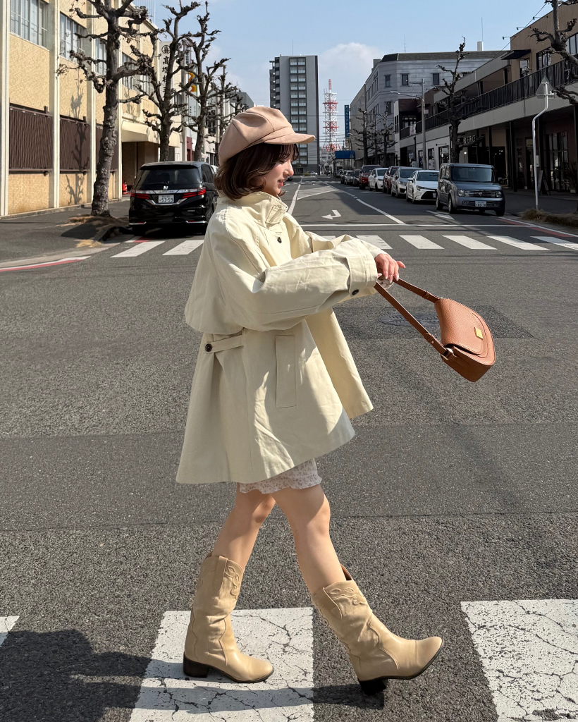 スタンドネックケープバックダブルジップジャケット