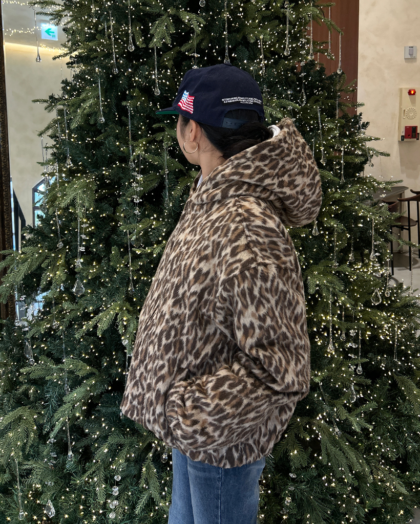 ユニセックス）ファーレオパードパターンジップアップパーカー