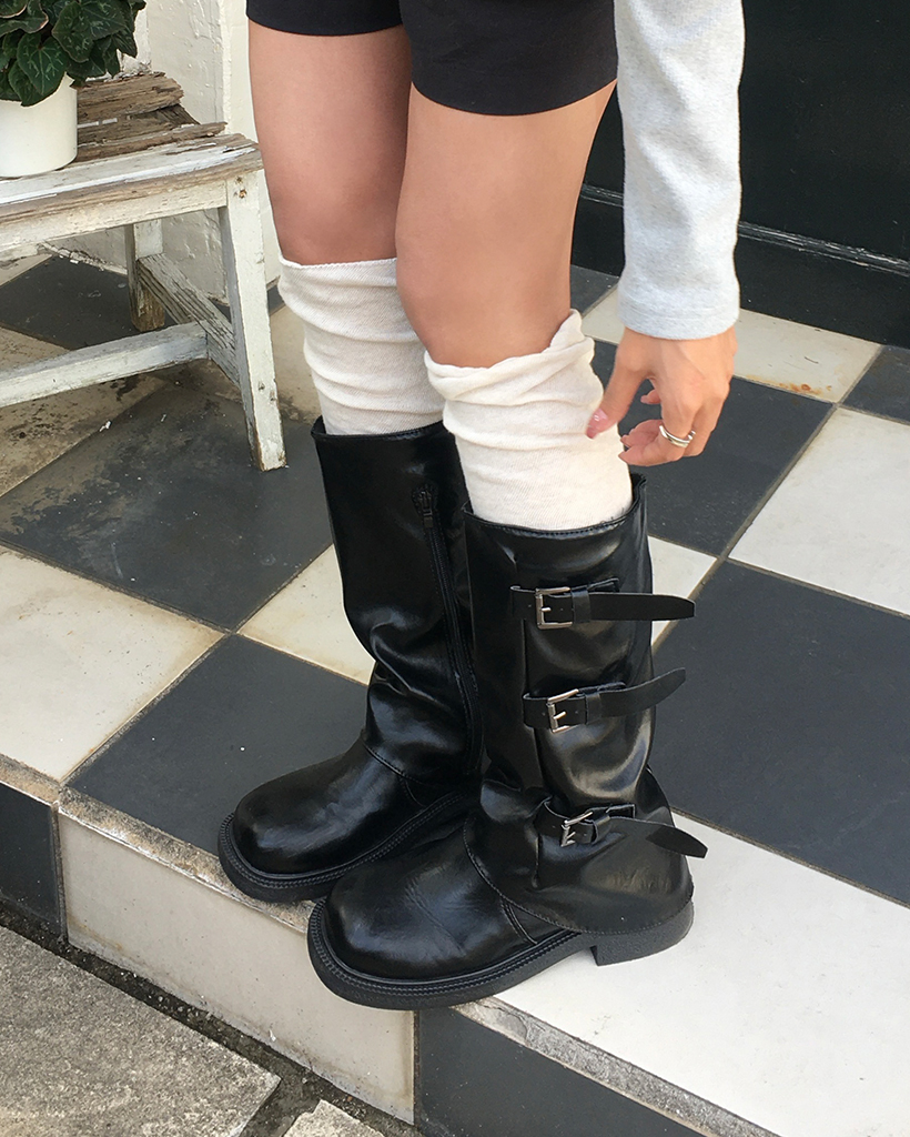 スクエアトゥトリプルベルトミドルブーツ