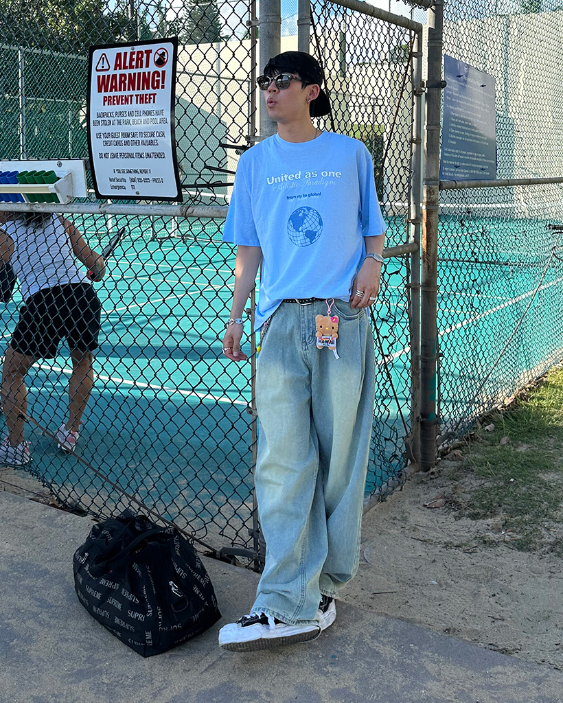 （ユニセックス）Earthプリント半袖Tシャツ