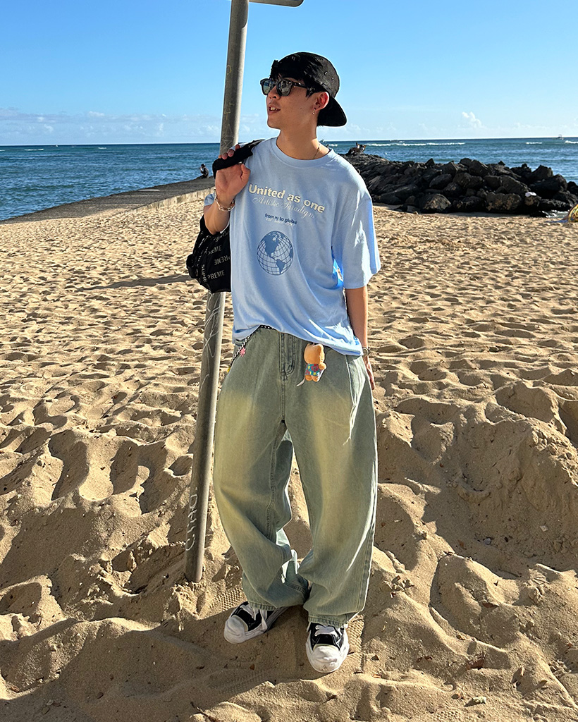 ユニセックス）Earthプリント半袖Tシャツ | ファッション通販