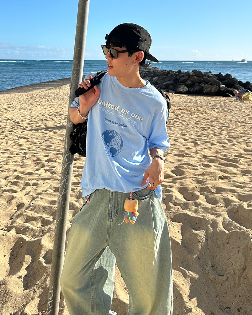 ユニセックス）Earthプリント半袖Tシャツ | ファッション通販