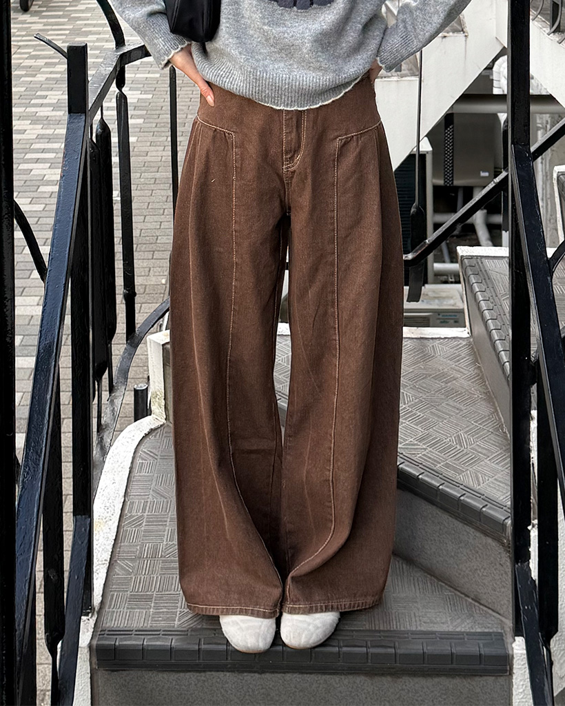 タック入りブラウンデニムワイドパンツ