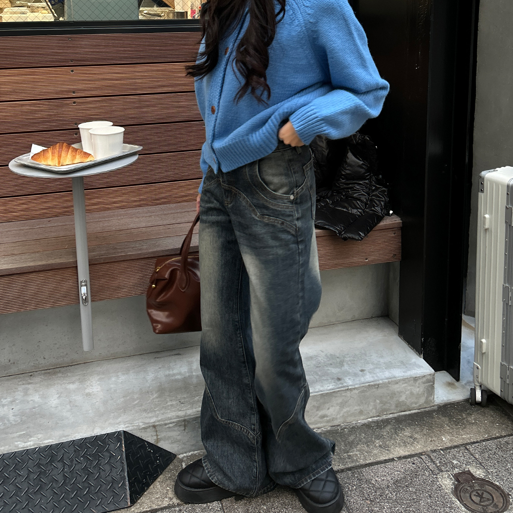 moussy　HW NOTCH STRAIGHT デニム スリットデニム MOUSSY（マウジー）の「HW NOTCH STRAIGHT（デニムパンツ）」 - WEAR