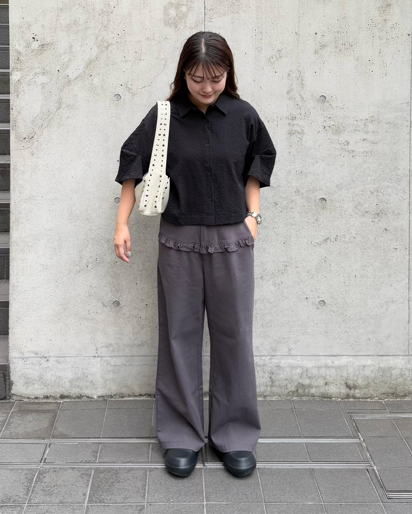 黒のコットン混合ワイドパンツ キュプラコットン・ワイドパンツ/40代50代からのレディース