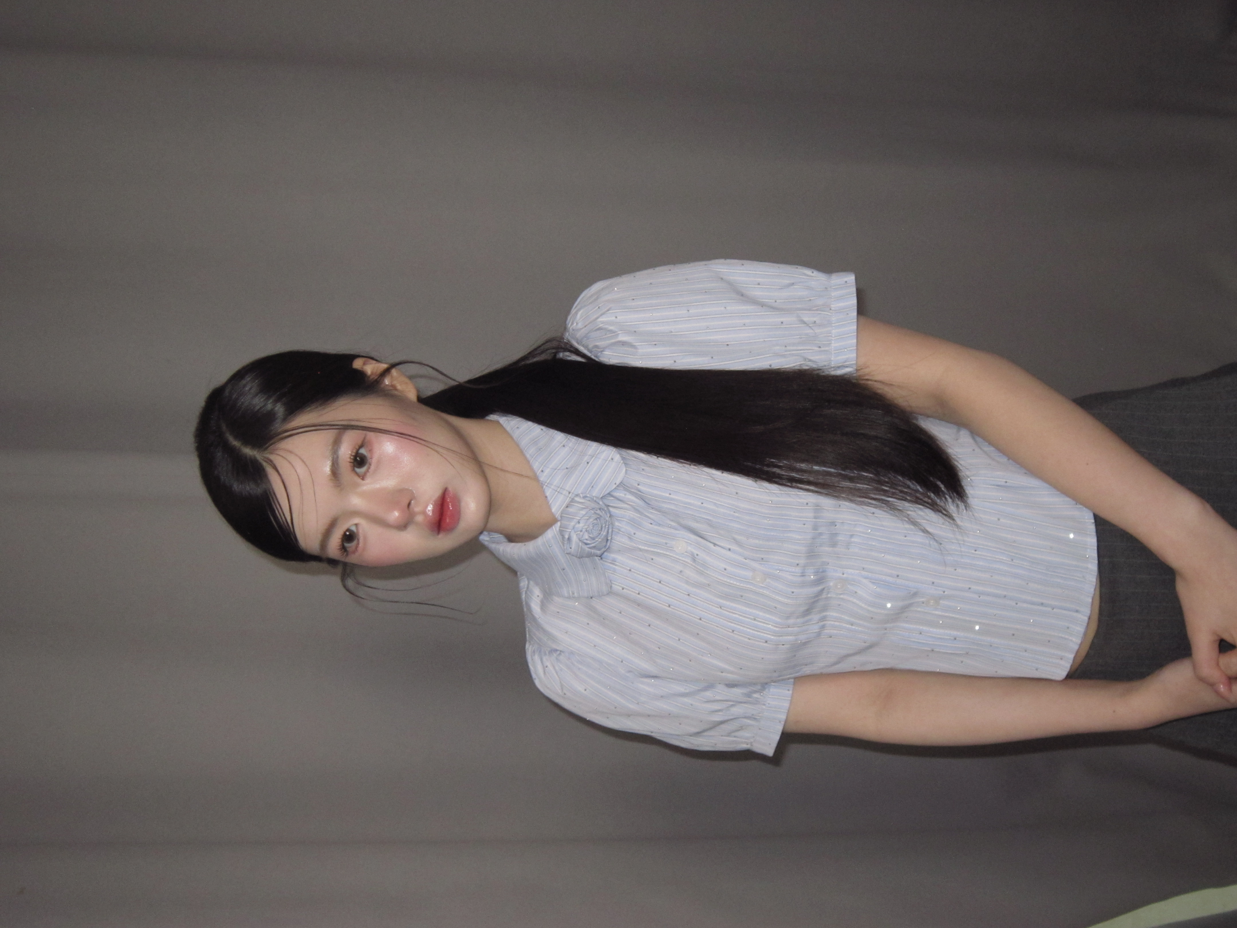 Rose accent shirt blouse | ファッション通販サイト NUGU