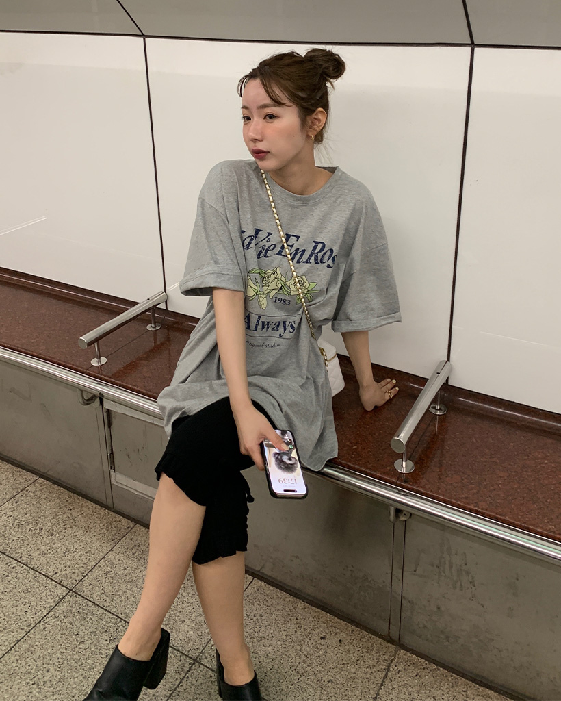 小物 KLJPS ピグメントフラワープリントルーズハーフTシャツ | ファッション