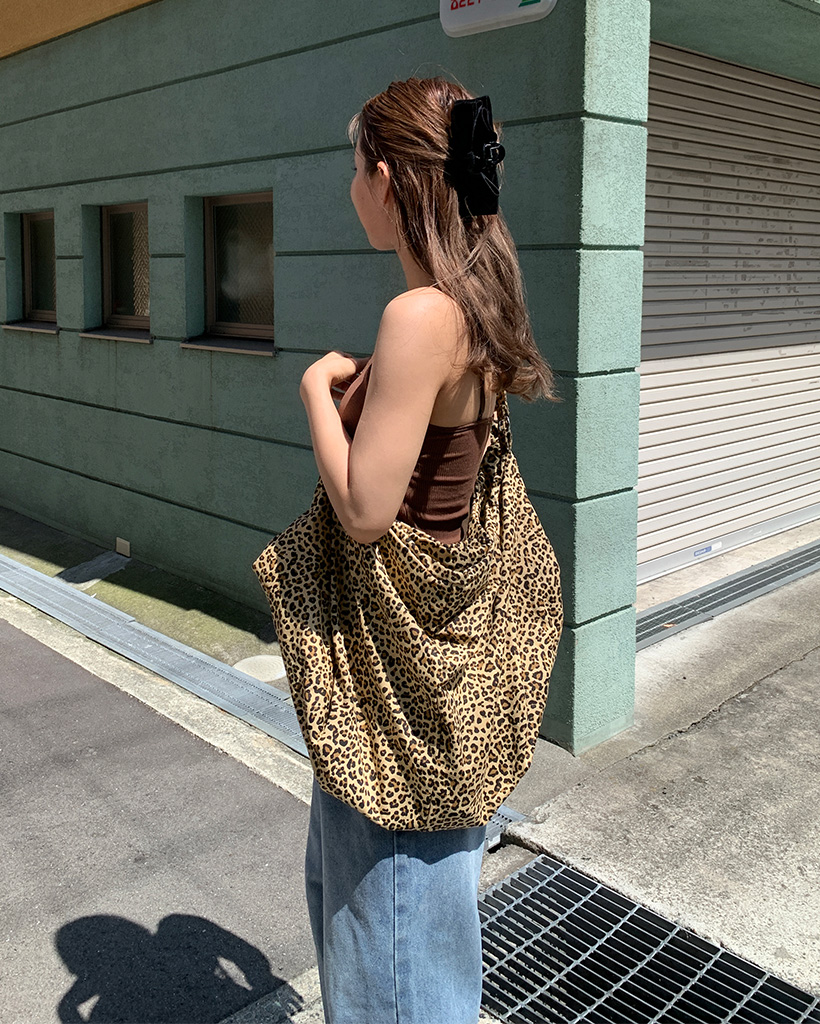 【美品】HAYWARD ヘイワード LEOPERD レオパード　クラッチバッグ 美品】HAYWARD ヘイワード LEOPERD レオパード クラッチバッグ