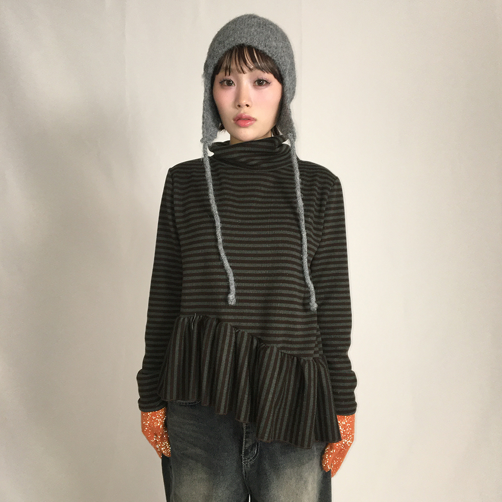 フリルボーダータートルネックTシャツ