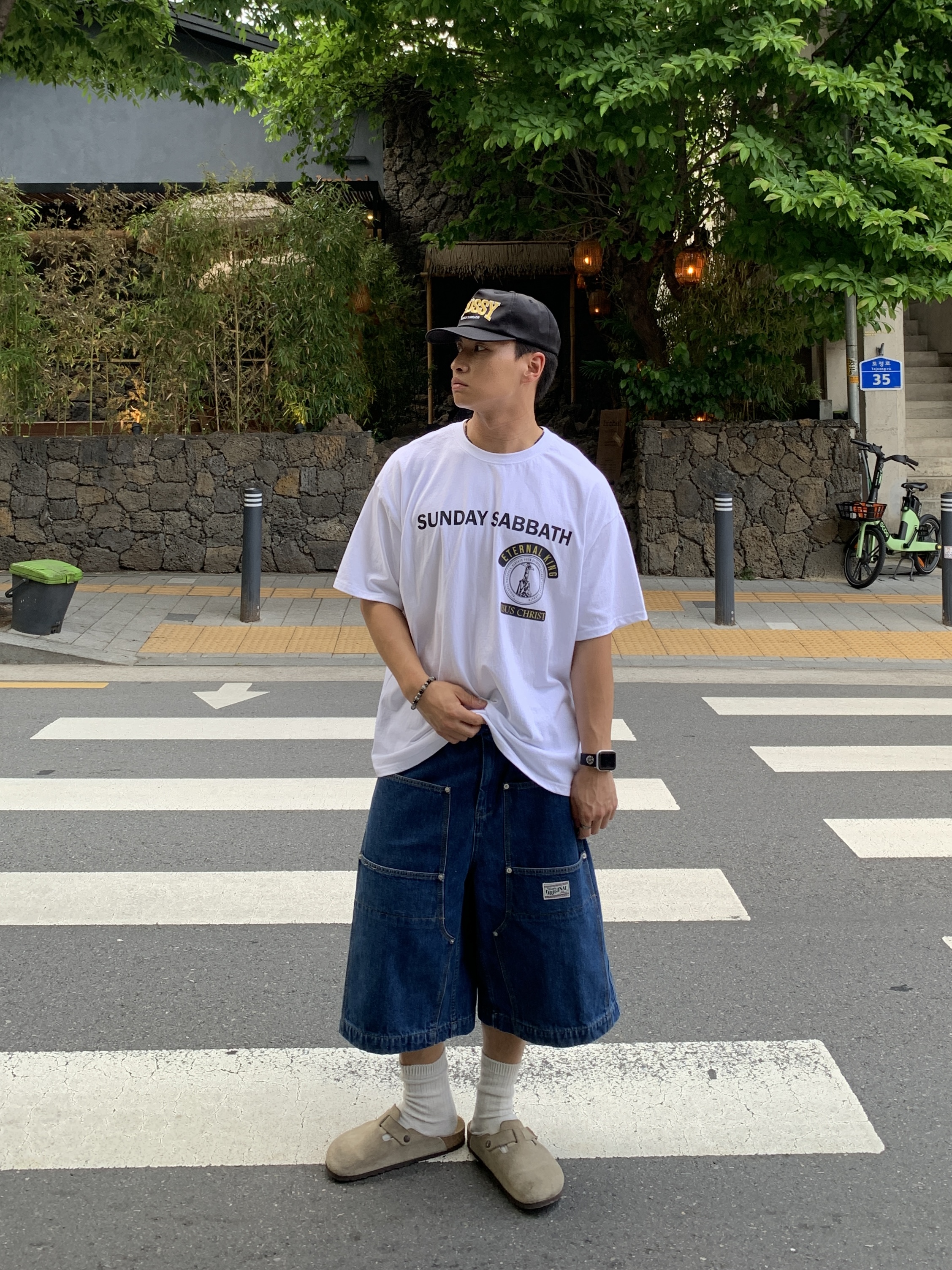 パッチデニムパンツ