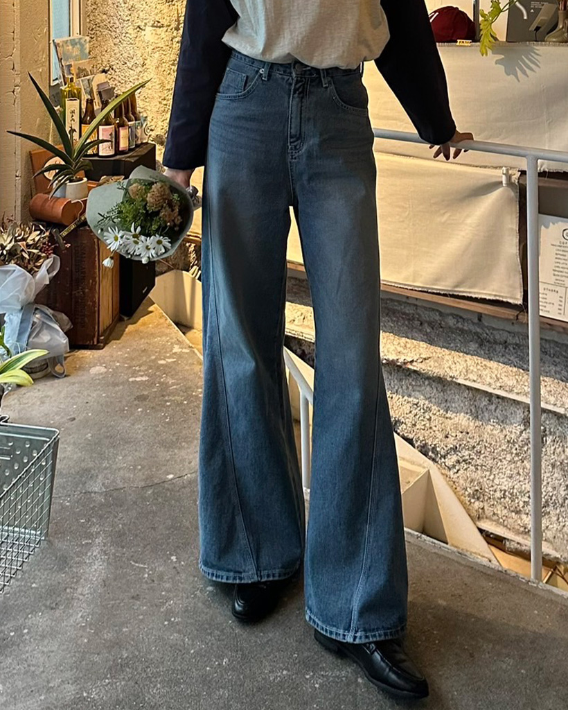スリットブーツカットデニムパンツ | ファッション通販サイト NUGU