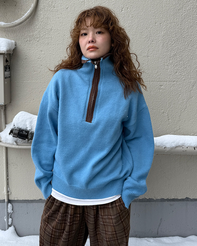 ソフトハーフジップニット