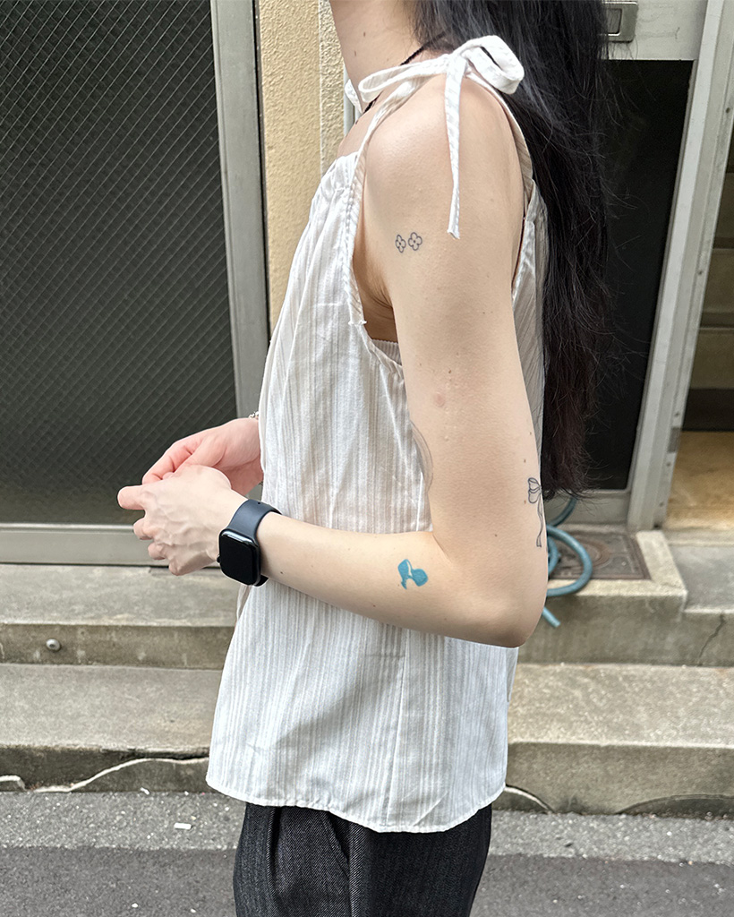 QutieFrash クロスキャミソール シルバー モノクロ &soiree フライスバッククロスキャミソール -ファッション通販