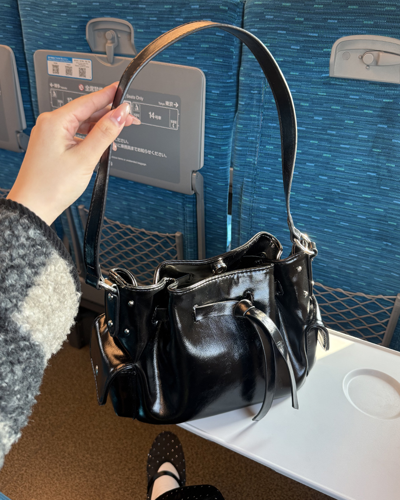 シンチレザーショルダーバッグ