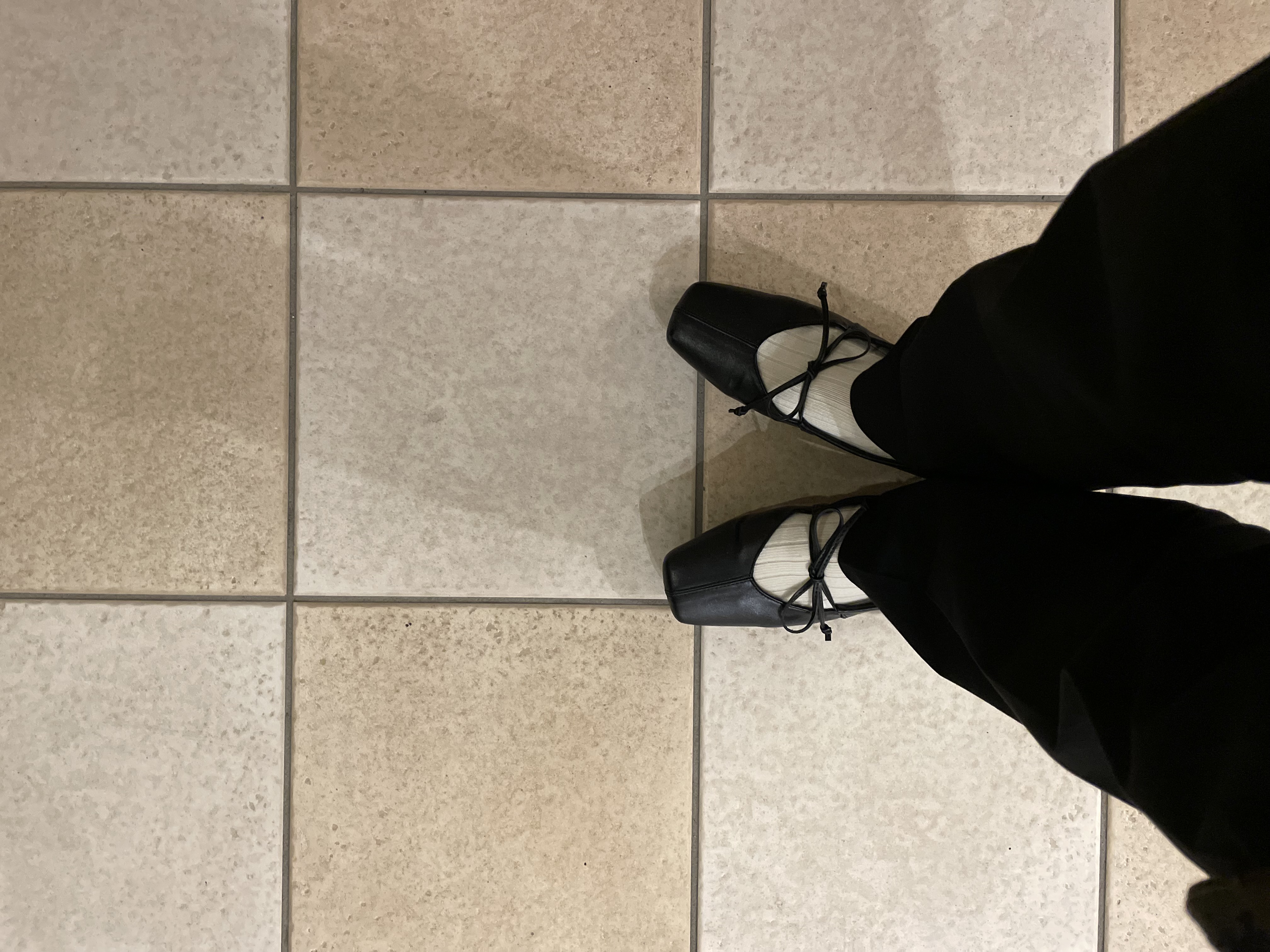 スクエアトゥフラットシューズ | ファッション通販サイト NUGU