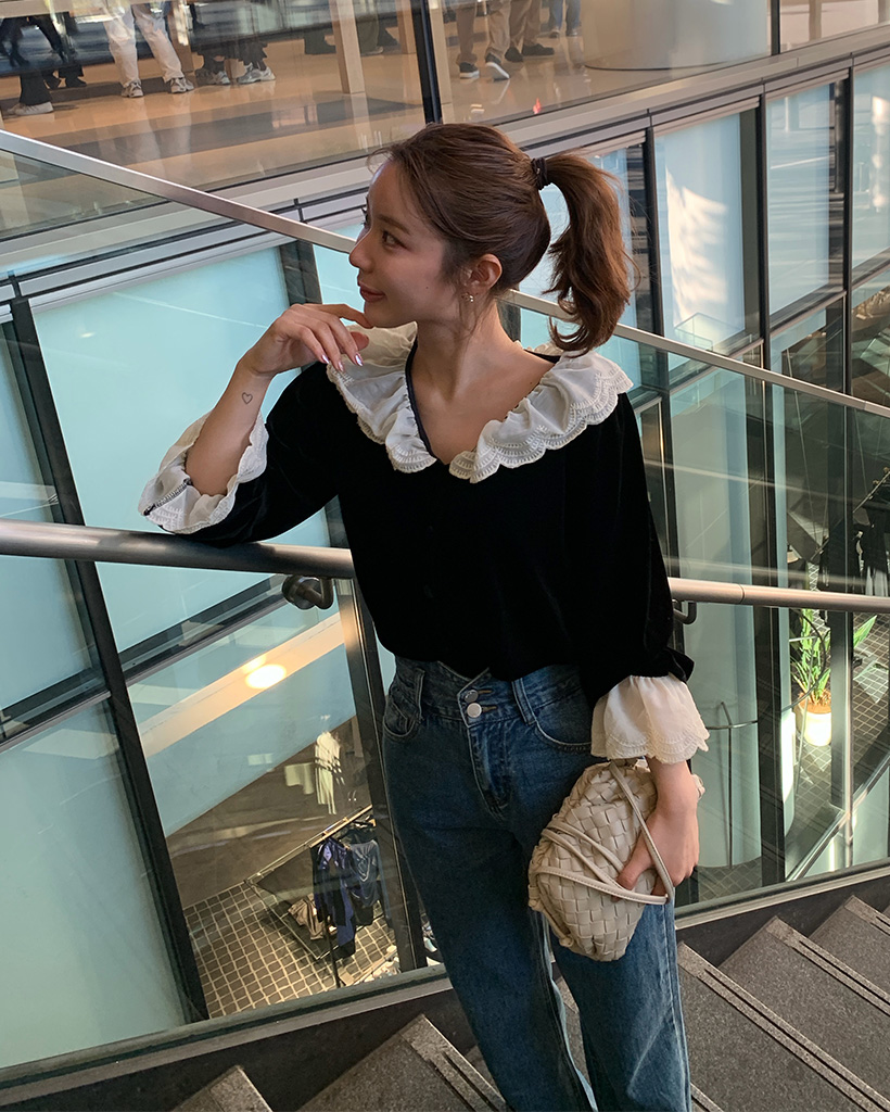 フリルベルベットブラウス