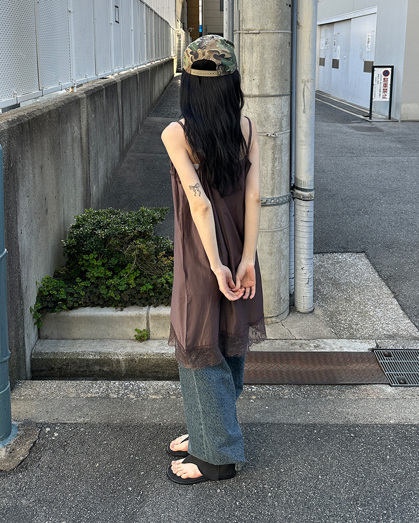 23区　モカブラウンベージュ　レース　ノースリーブ　ワンピース 106056r01.jpg