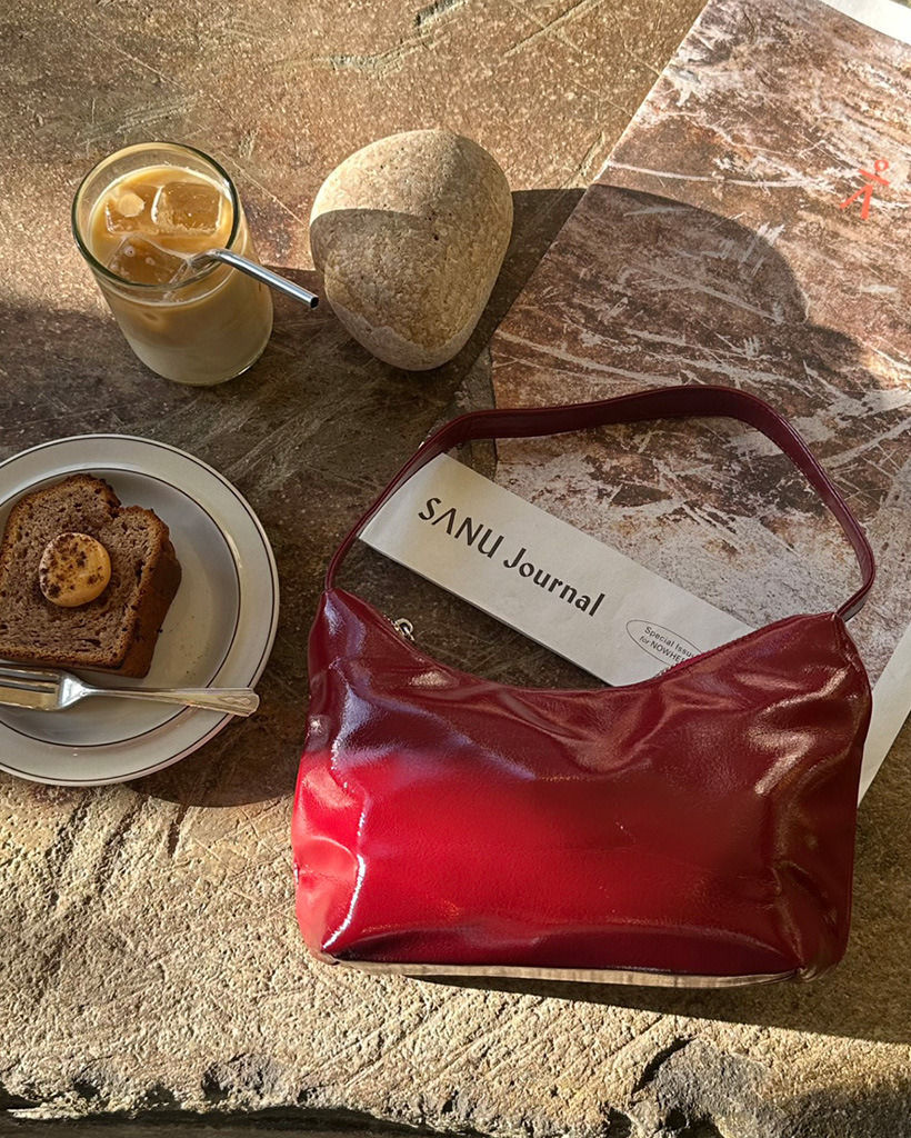 エナメルショルダートートバッグ