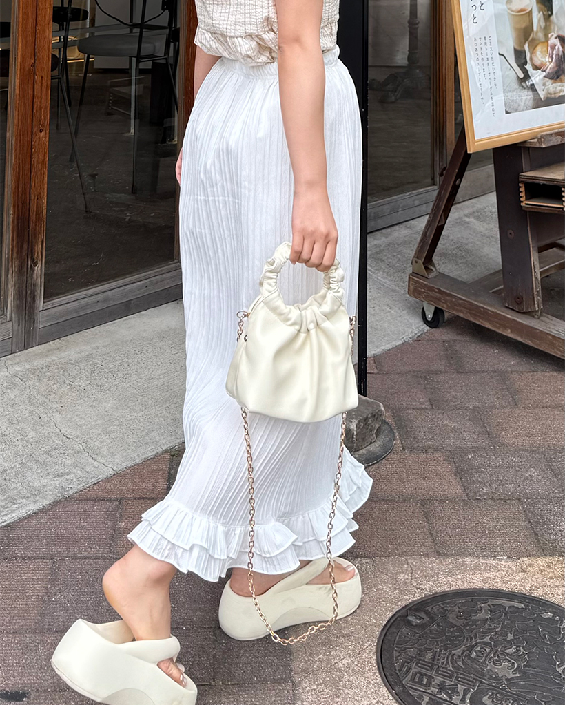 ストライプエンボスフリルヘムロングスカート | ファッション
