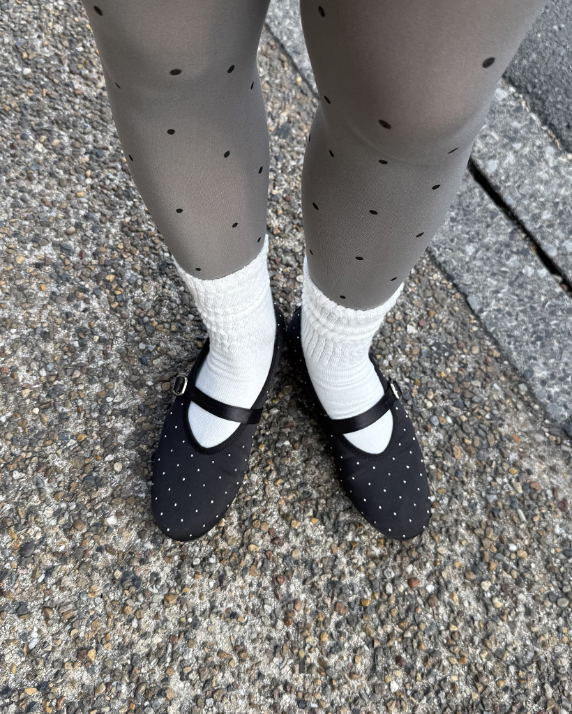 ピンドットスタッズフラットメリージェーンシューズ