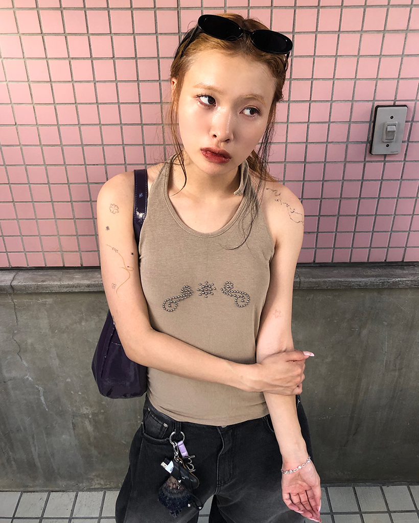 スタッズホルターネックタンクトップ | ファッション通販サイト NUGU