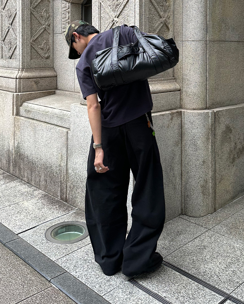 ユニセックス）タック入りカーブコットンパンツ | ファッション