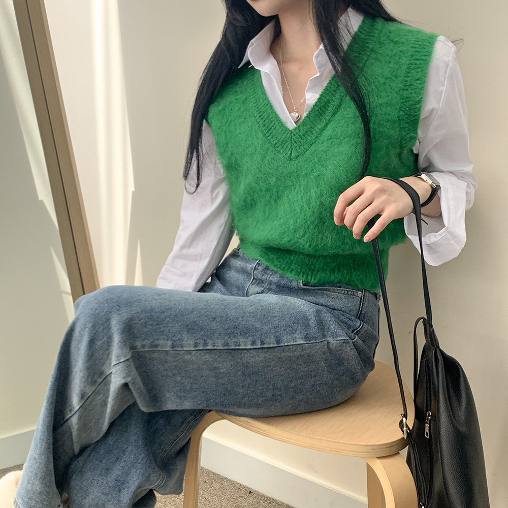4color] Vネッククロップドモヘアベスト | ファッション通販