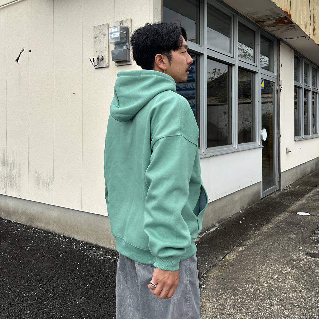 TRENDT VISION オリーブグリーン フード付きパーカー TRENDT VISION オリーブグリーン フード付きパーカー