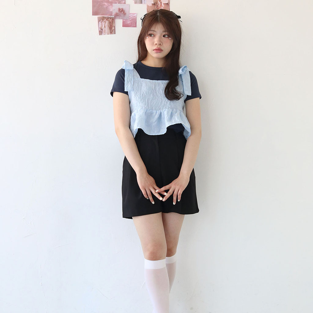 GOLDS♡リボンブローチ付き♡総レース♡肩紐ビジュープレート♡キャミトップス moment+ キャミソール 前後2WAYエンボスふくれフラワー