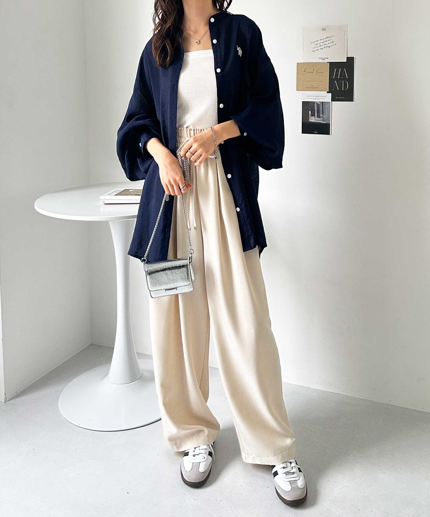 品の良さを感じる、大人カジュアル。ポロ襟ダブルファスナー
