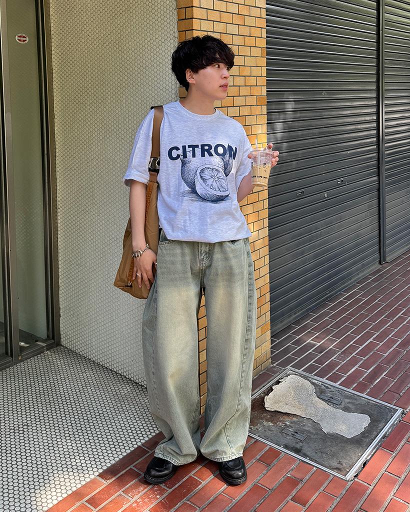 ユニセックス）レモンプリントTシャツ | ファッション通販サイト