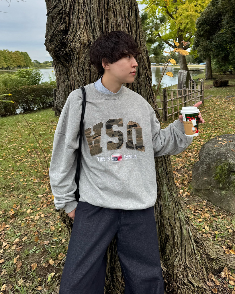 (ユニセックス) USAカモフラージュスウェットシャツ