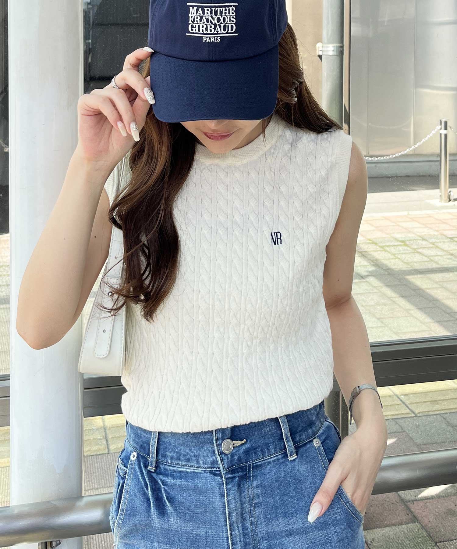 むくむくぷー です★美品★ピマコットン半袖ケーブルニット ミニケーブル編ロゴ刺繍ノースリーブサマーニット