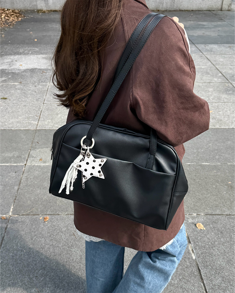 シンプルスクエアショルダーバッグ