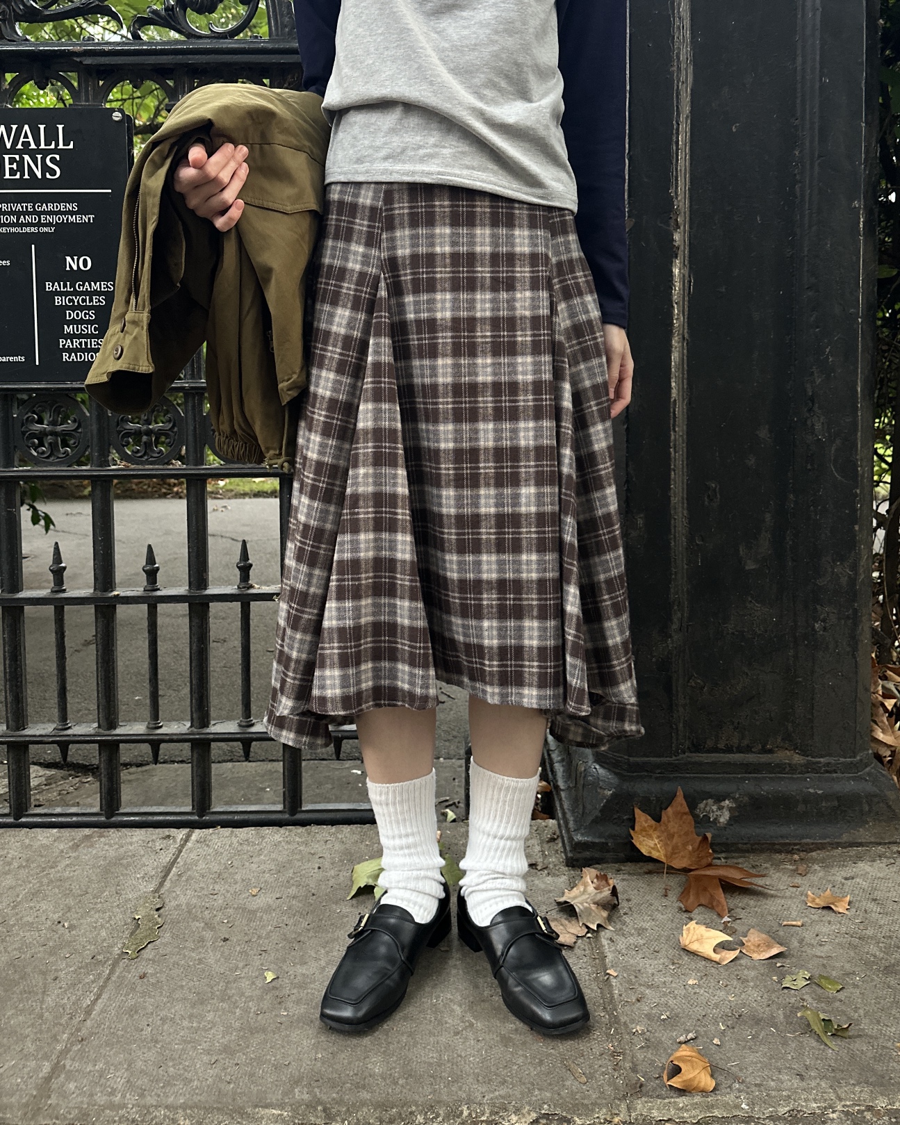 フレアチェックミドル丈スカート