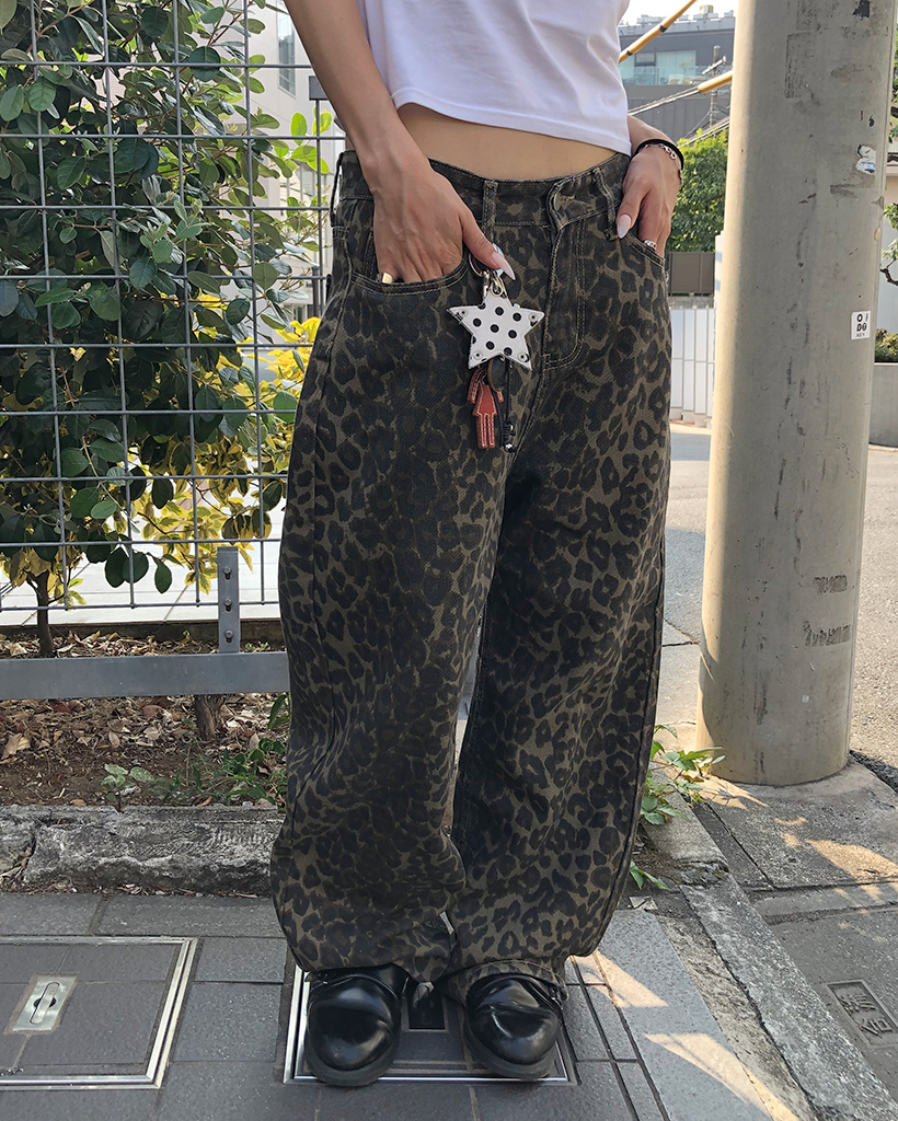 yukky　Arpege story パンツ　ストレート　ドット柄 Arpege story｜アルページュストーリーのパンツ（ストレート