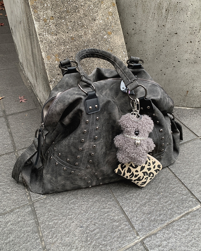 スタッドポイントショルダーバッグ